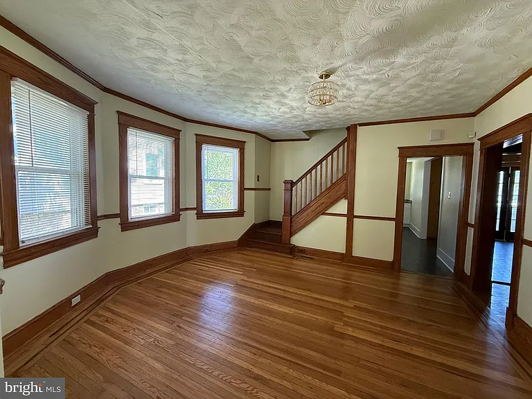 4007 Bateman Ave — Photo 4