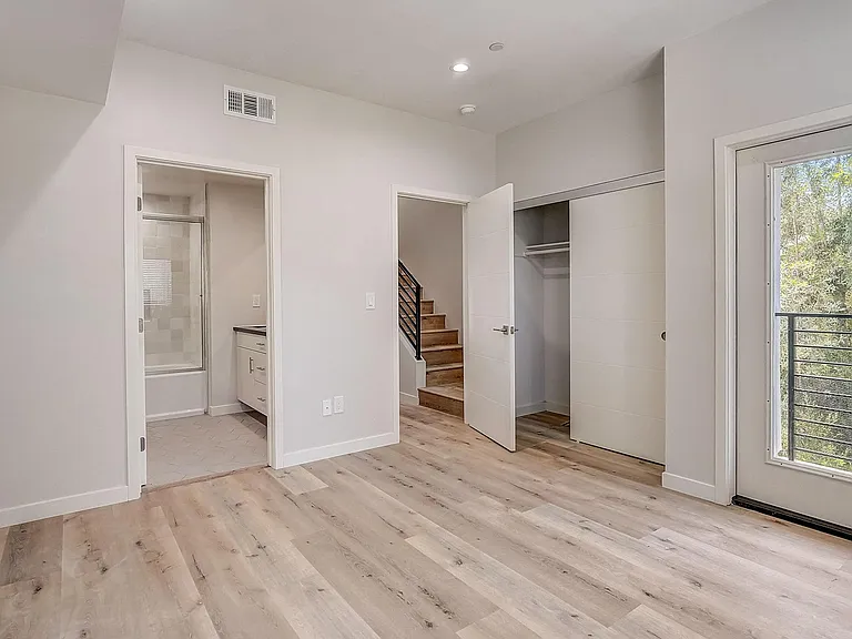 834 N June St #834 — Photo 15