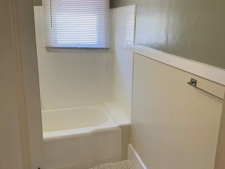 Cortez Hills: Large studio ready for immediate move in! — Photo 9