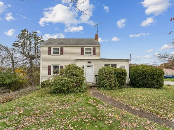 1200 Summerset Dr, McKeesport, PA 15135