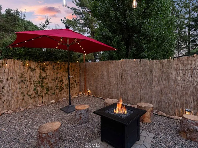 1056 Sierra Ave — Photo 24