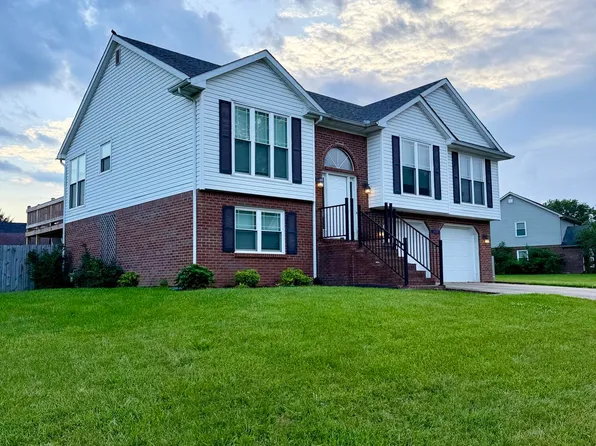 820 Isaac Shelby Cir E, Frankfort, KY 40601