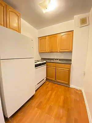 Rented by Queens Apartments Realty LLC | media 21