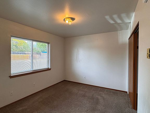 5th image of 409 S 50th Ave Unit 2