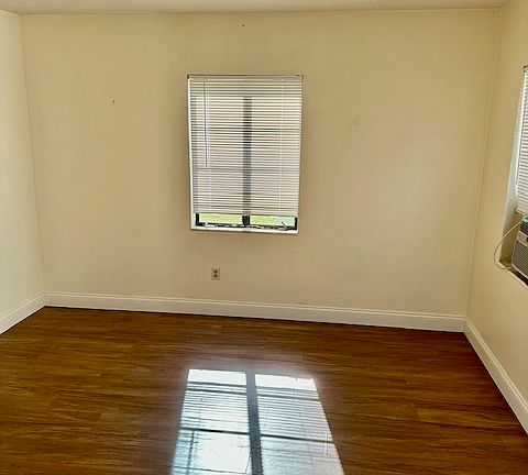 3rd image of 943 Garden Dr #943