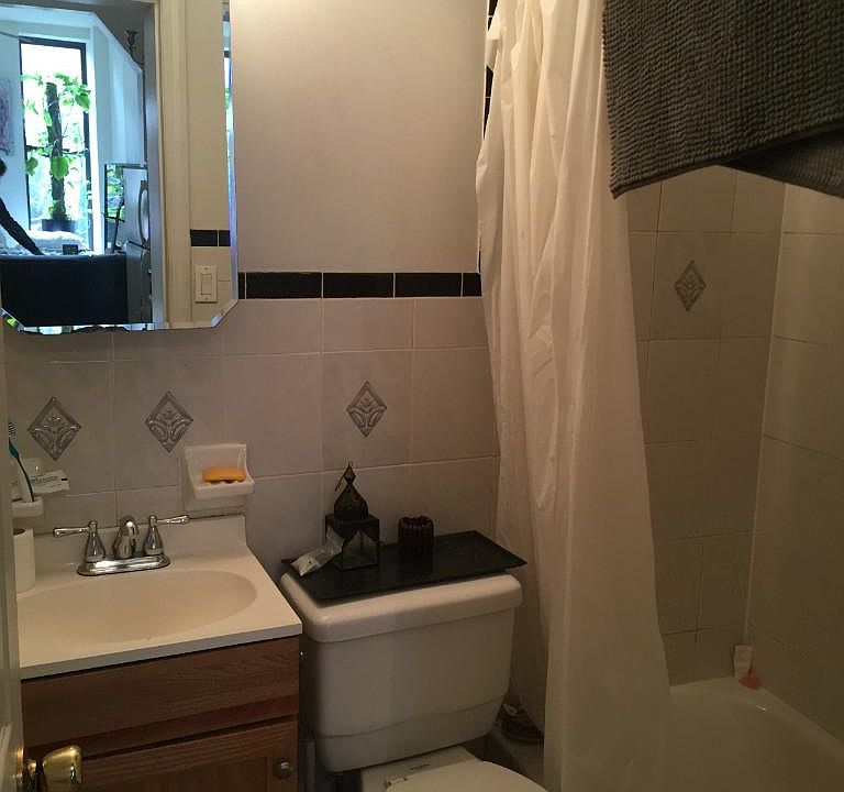 2nd image of 402 E 10th St APT 3A