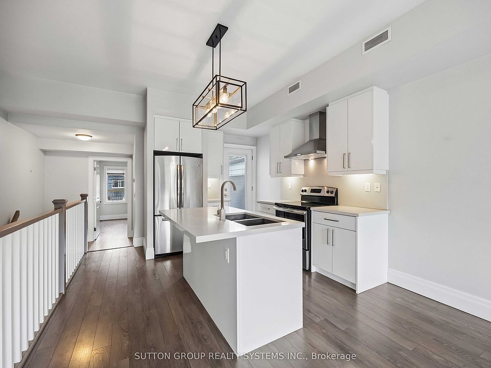1st image of 726 Richmond St W #2