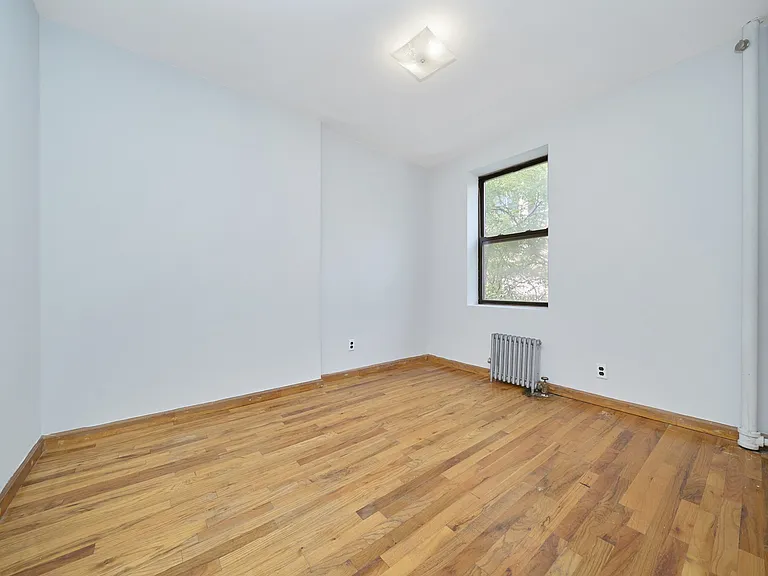 460 9th Ave #3 — Photo 14