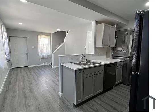 2 bed, $1,605 — Photo 1