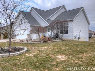 2111 Crystalstone Ct SE, Caledonia, MI 49316