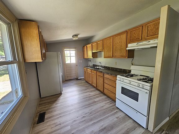 4th image of 1308 Browne Ln