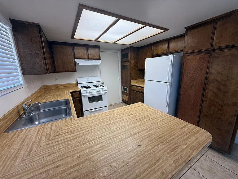20318 Thunderbird Rd — Photo 29