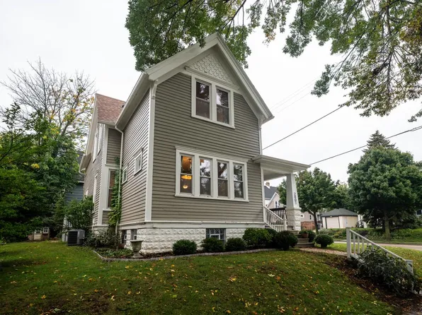 2401 S Williams STREET, Milwaukee, WI 53207