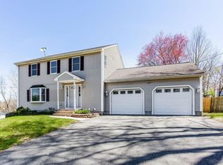 26 Crawford Cir, Springfield, MA 01108