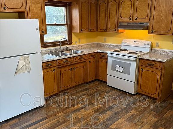 4th image of 575 Mount Lebanon Rd