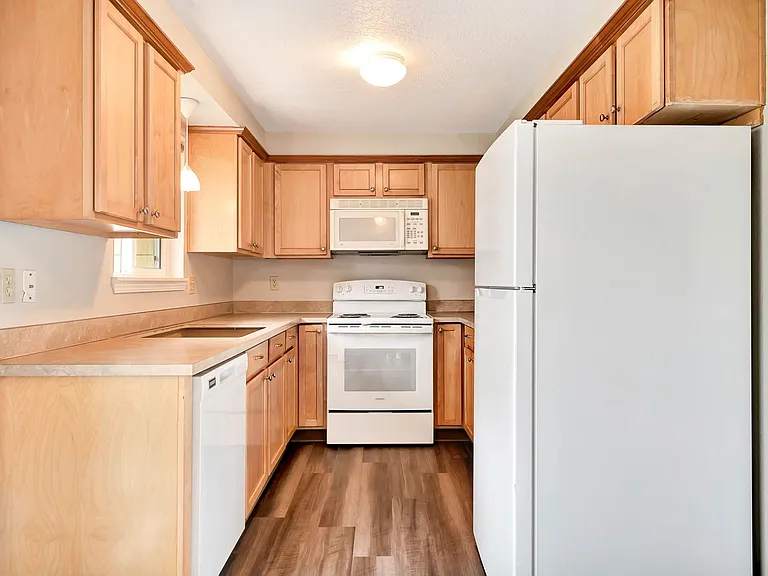 Savage / Ellis Duplex — Photo 20