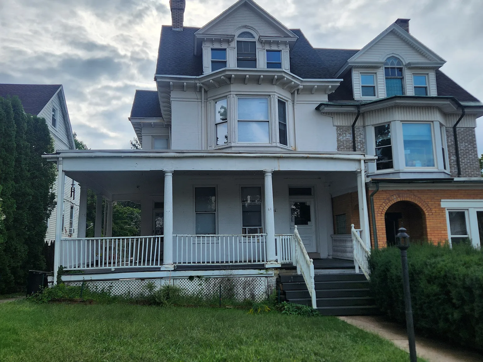 2 bed, 950 sqft, $1,350 — Photo 1