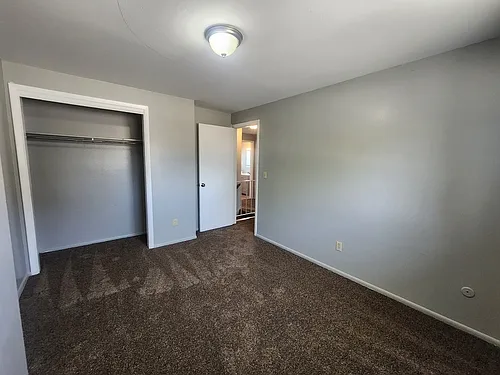 723 Fraser St — Photo 16
