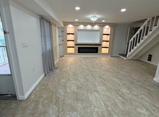 31 Greentree Ln, Staten Island, NY 10314