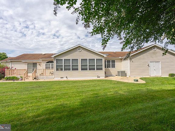 4th image of 3 Nichole Dr