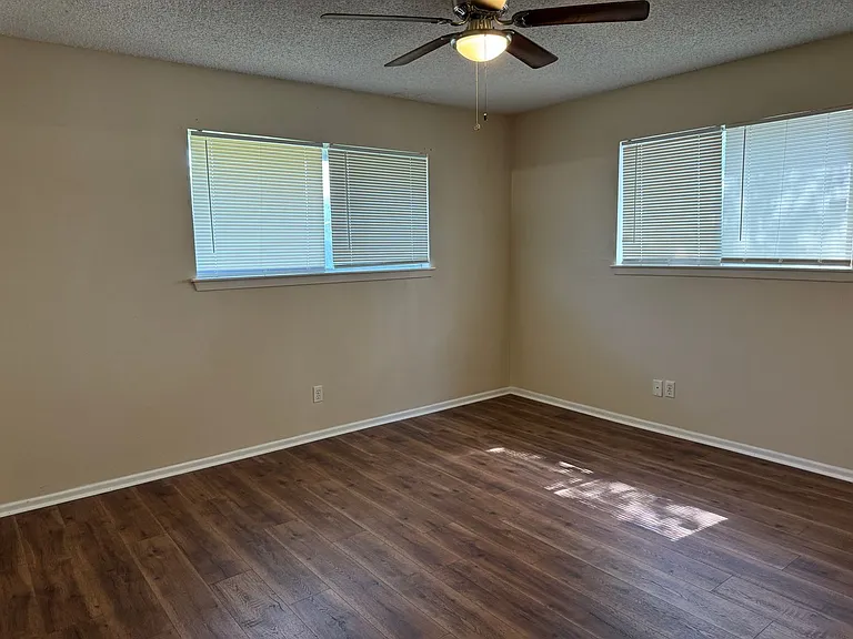 6919 Moon Lake Dr — Photo 20