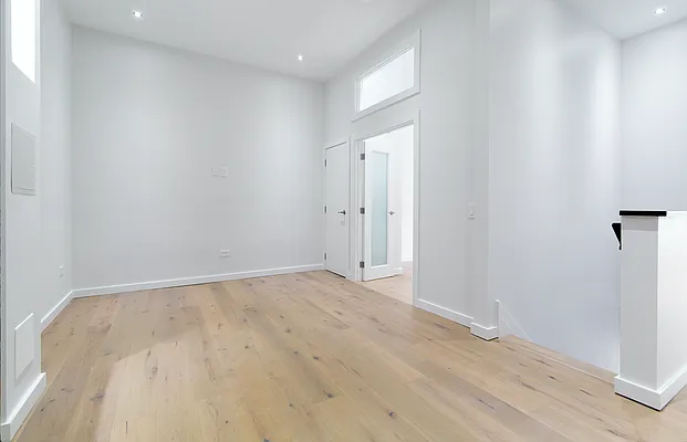 Rented by REAL New York | media 31