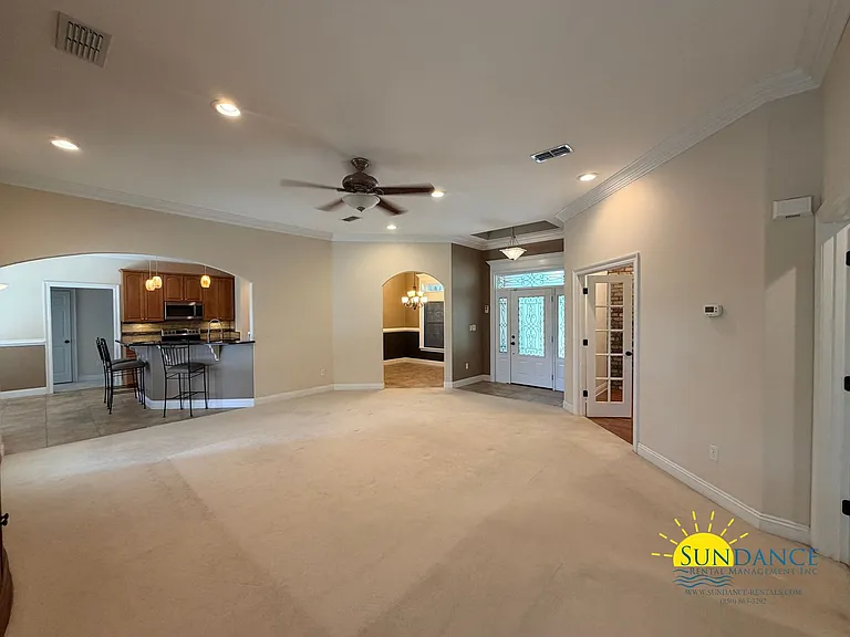 213 Golf Course Dr — Photo 3
