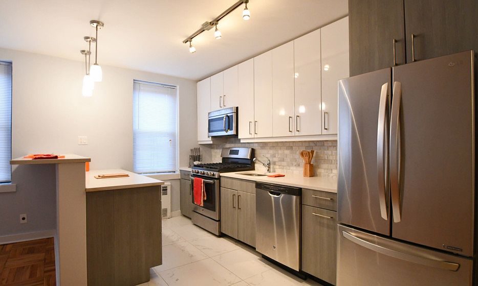 Harbor House - Kitchen - H33-03C