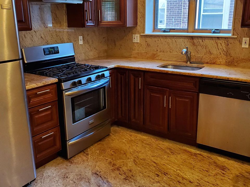 2nd image of 14214 Booth Memorial Ave