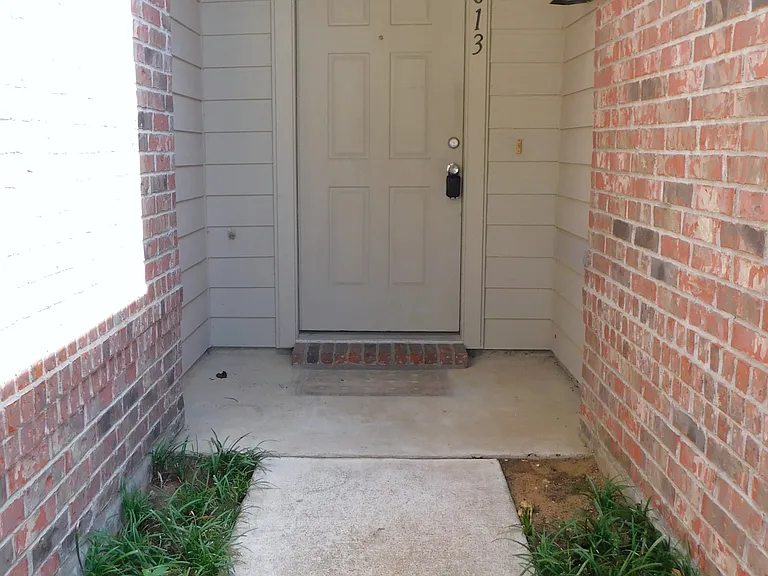 8613 Sagebrush Trl — Photo 4