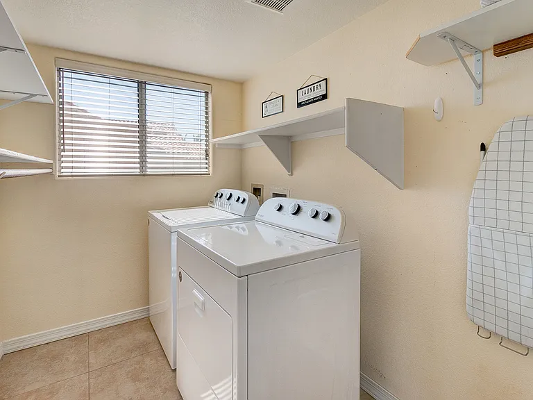 7801 W Crocus Dr — Photo 28