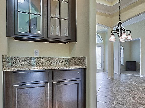 4th image of 581 Huffner Hill Cir