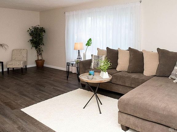 5th image of 4489 Mapleridge Pl
