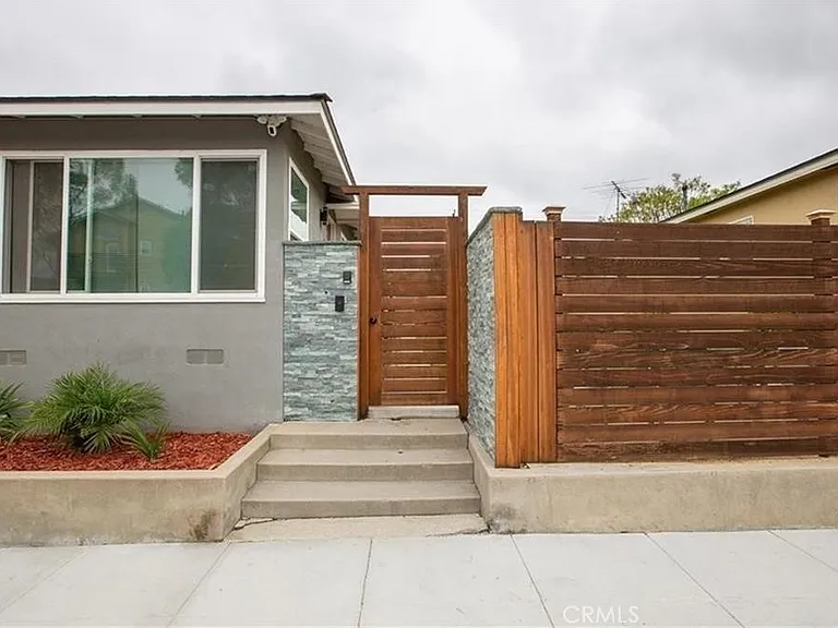 3239 E Wilton St #1 — Photo 1