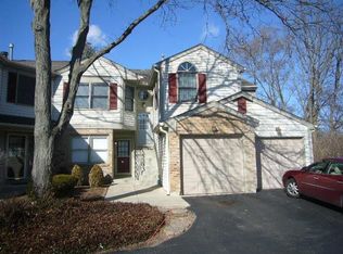 27W178 Emerson Ct, Winfield, IL 60190