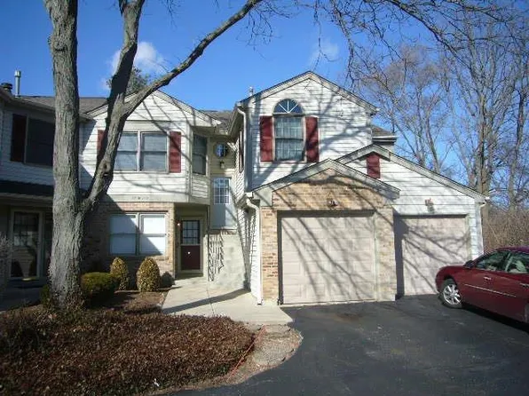 27W178 Emerson Ct, Winfield, IL 60190