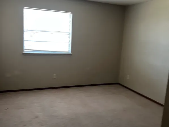 902 N Fargo Ave #102, Russellville, AR 72801