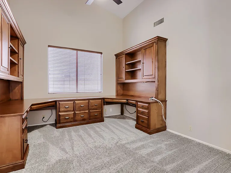 6126 E Kelton Ln — Photo 4