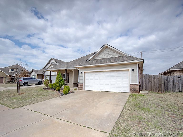 Listing photo 3