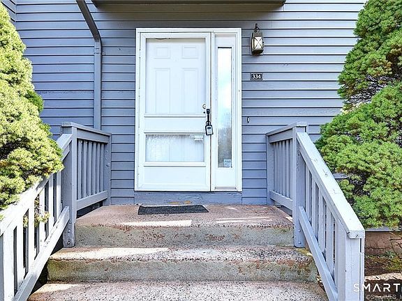 3rd image of 334 Conestoga Way #334