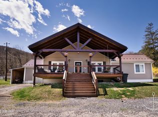 1115 Renovo Rd, Mill Hall, PA 17751