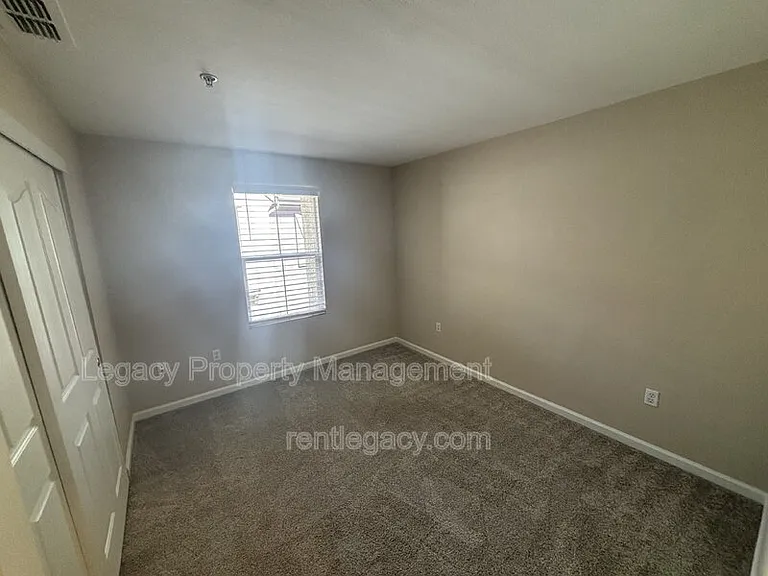 108 Esplanade Cir — Photo 16
