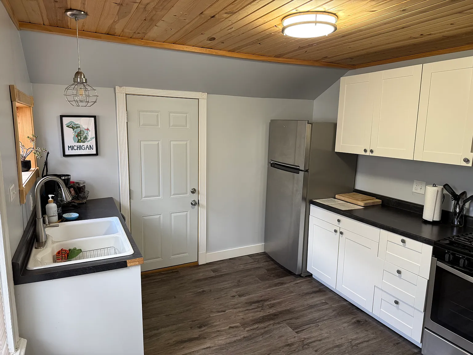 1 bed, $1,695 — Photo 2