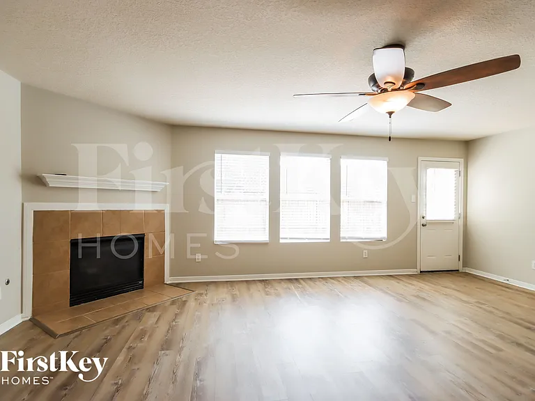 16941 Wren Hill St — Photo 3
