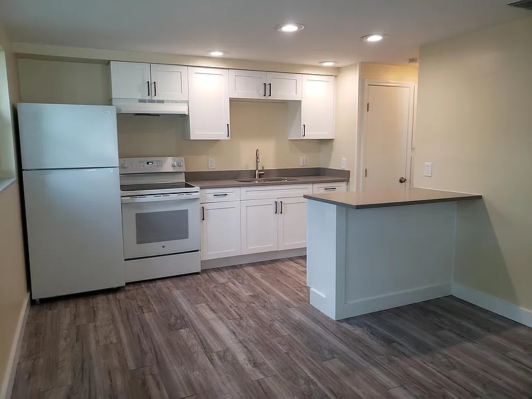 206 E Plymouth St #B — Photo 6