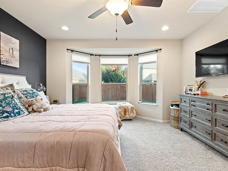 2428 Granite Hill Dr — Photo 55