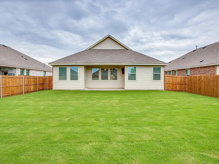 113 Hayes Dr — Photo 25