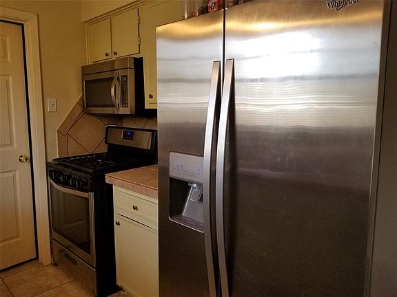 3rd image of 11810 Leitrim Way