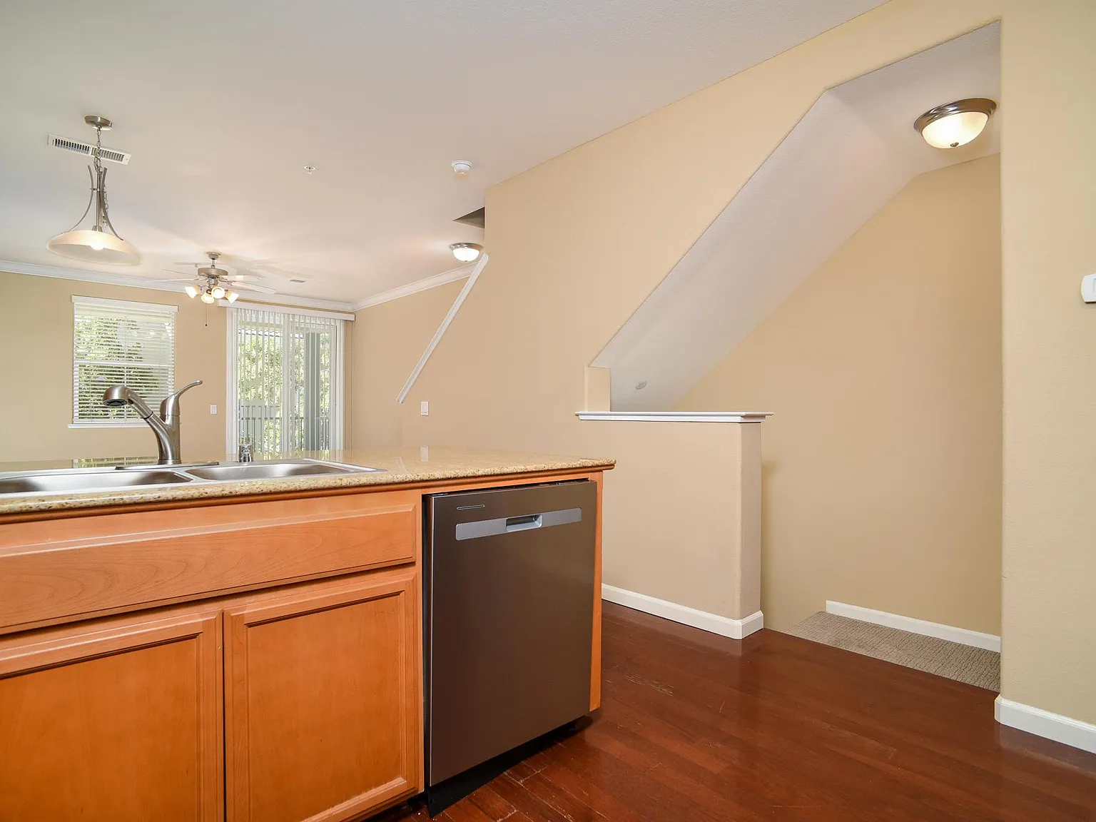 50 Regency Park Cir — Photo 3