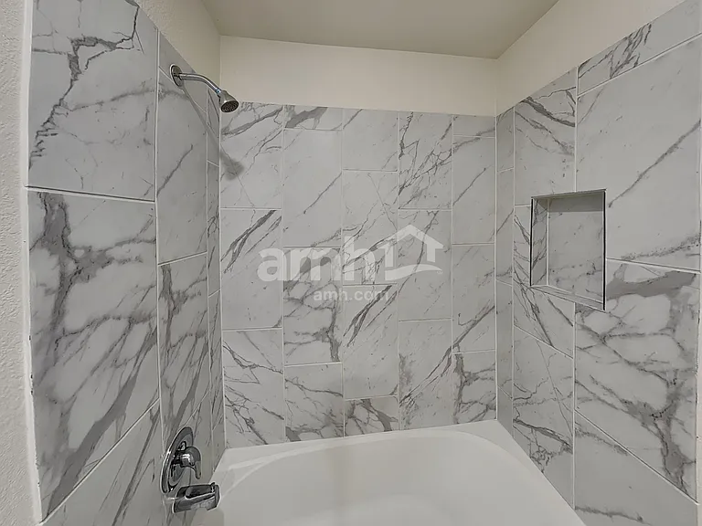 1126 Treeta Trl — Photo 17